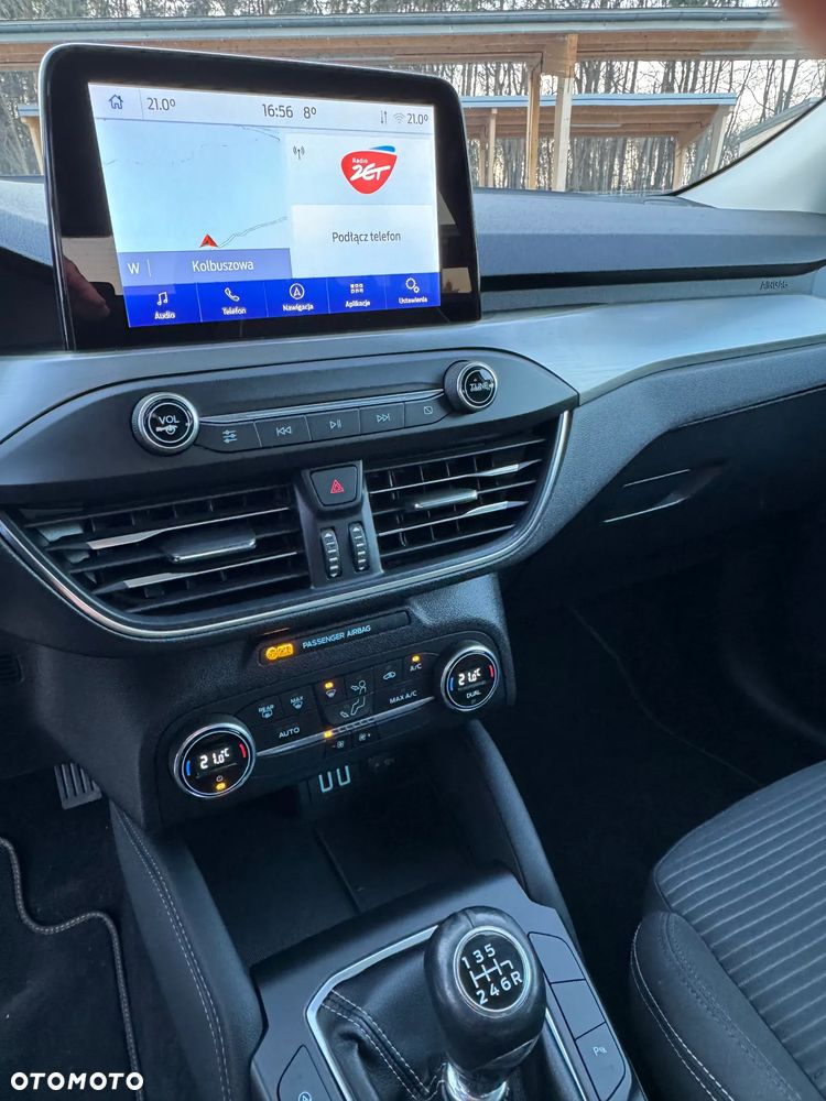 Ford Focus 1.0 EcoBoost Hybrid TITANIUM - 10