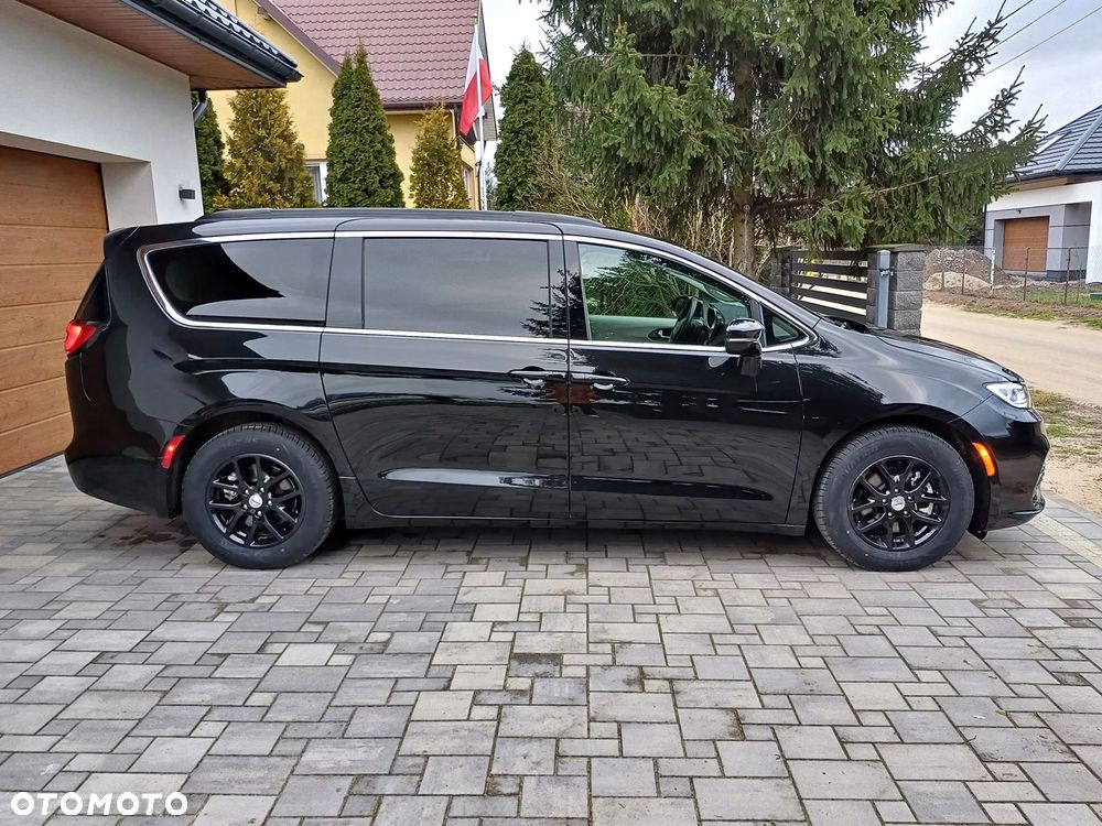 Chrysler Pacifica - 5