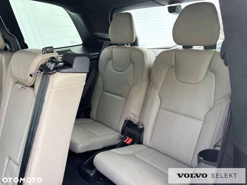 Volvo XC 90 - 30