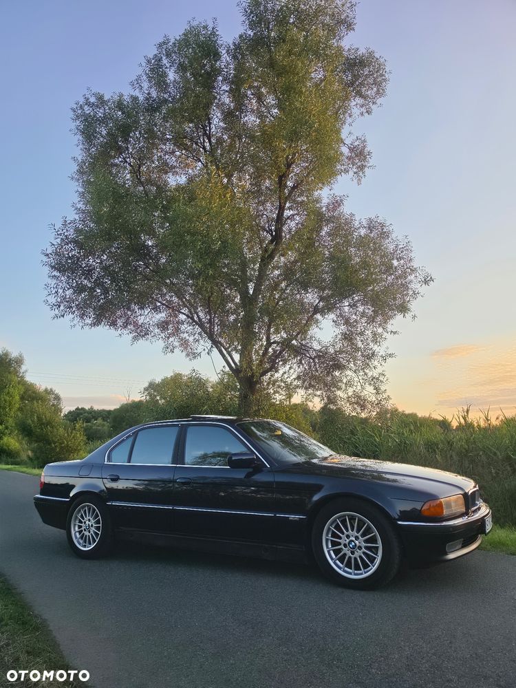 BMW Seria 7 740i - 3