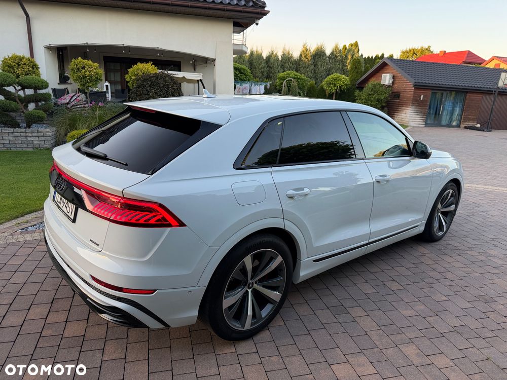 Audi Q8 55 TFSIe quattro tiptronic competition plus - 2