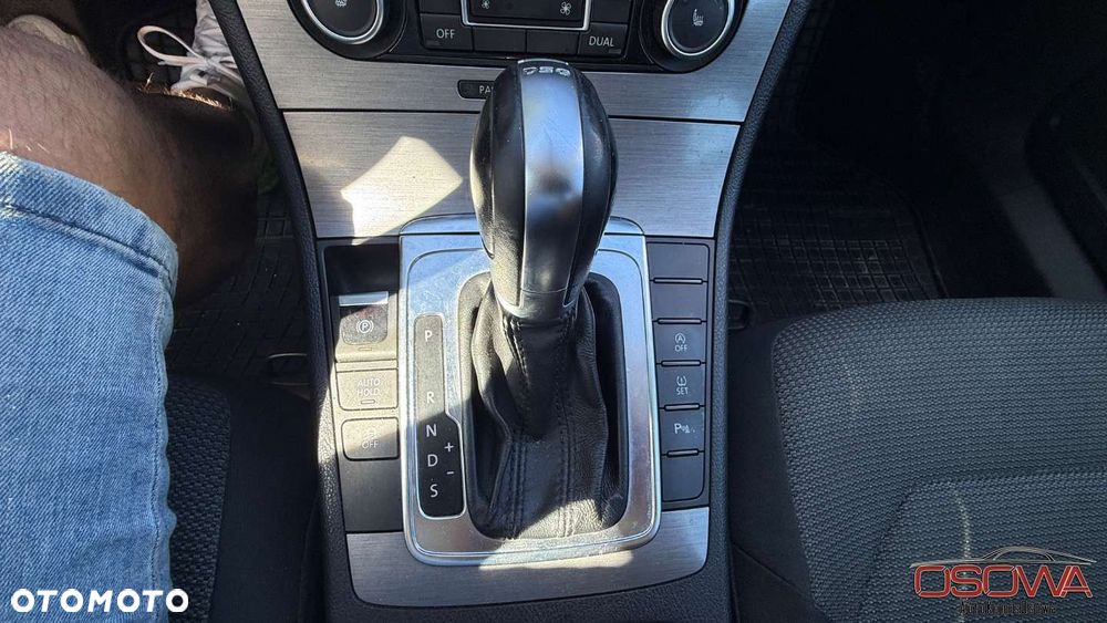 Volkswagen Passat - 29