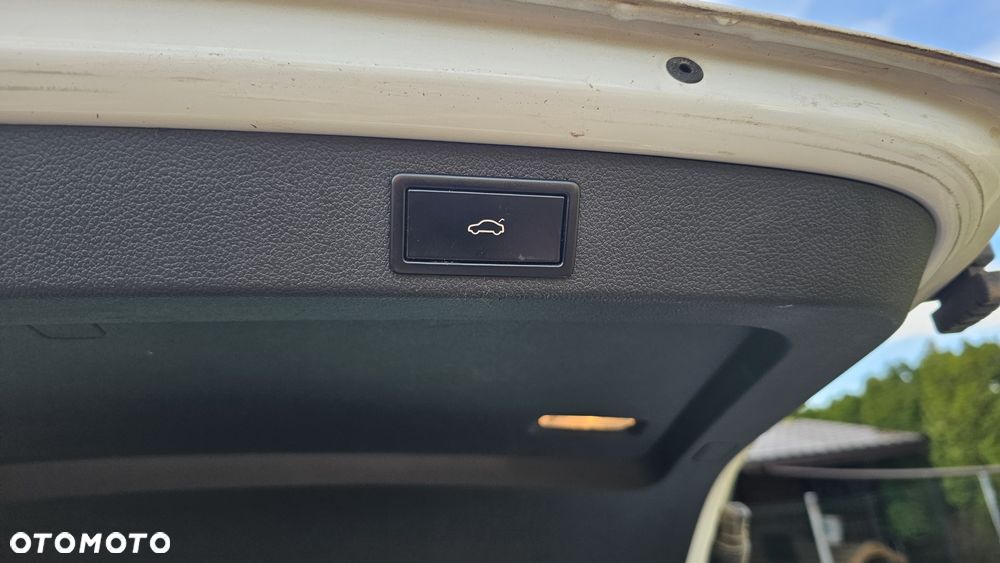 Skoda Superb 2.0 TDI L&K DSG - 11