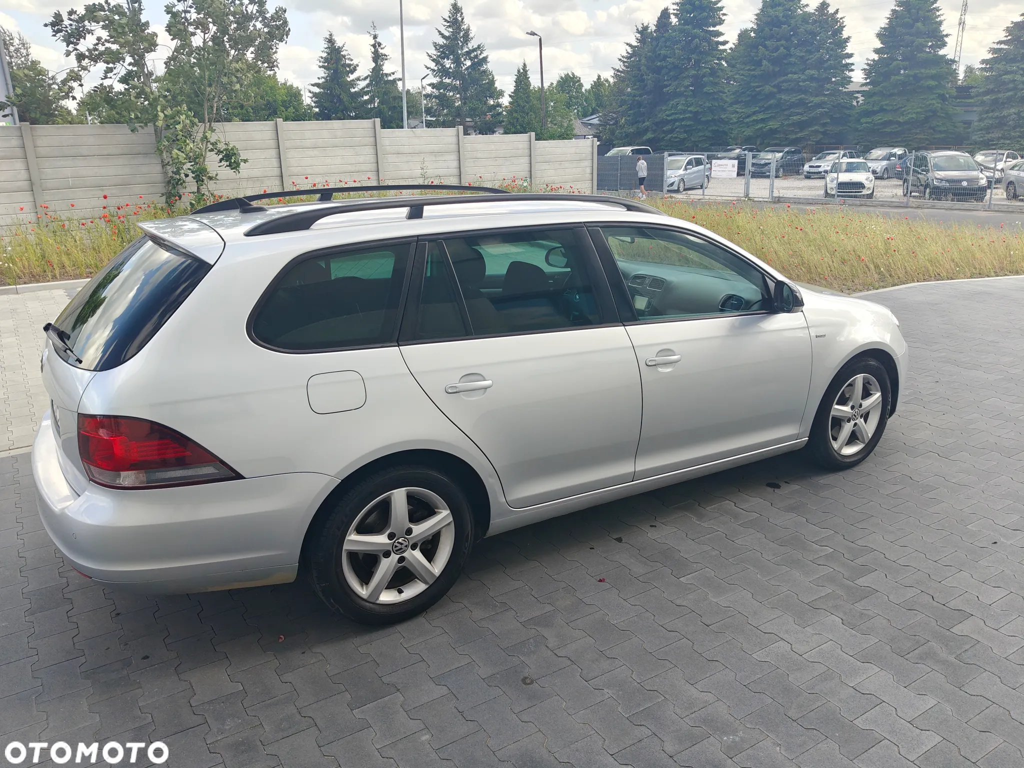 Volkswagen Golf 1.6 TDI DPF DSG MATCH - 9