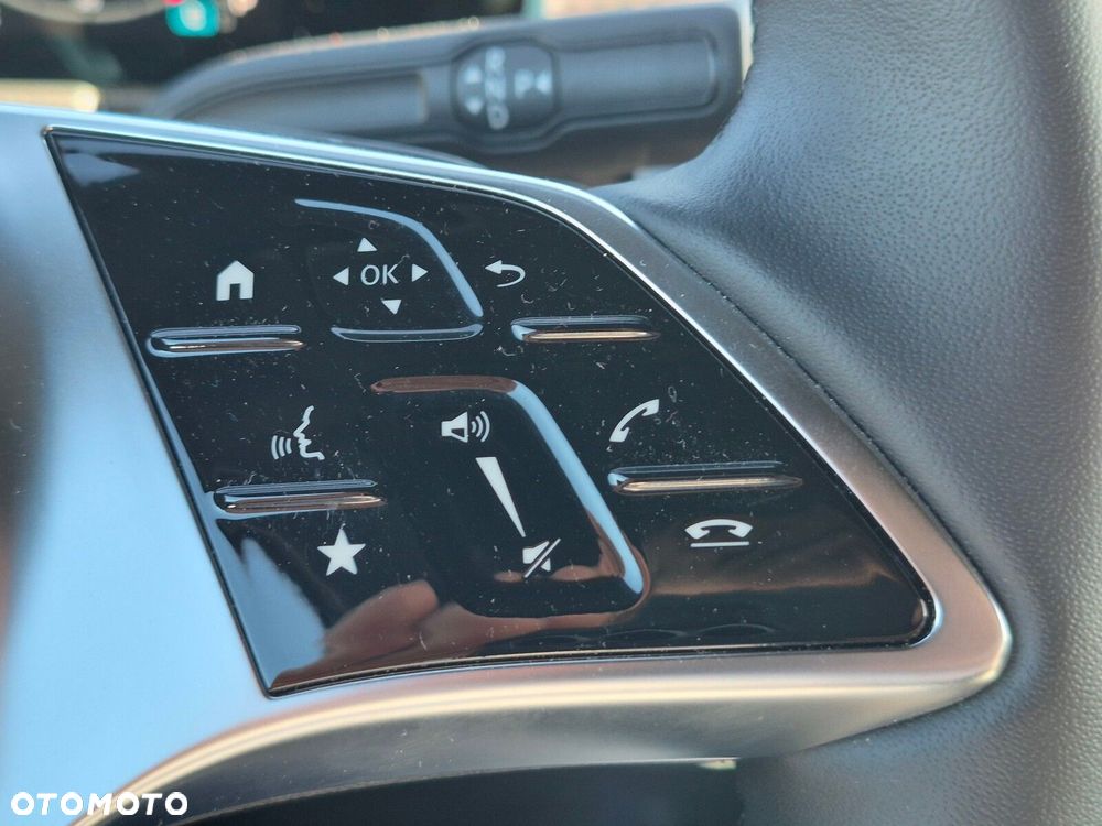 Mercedes-Benz GLA - 25
