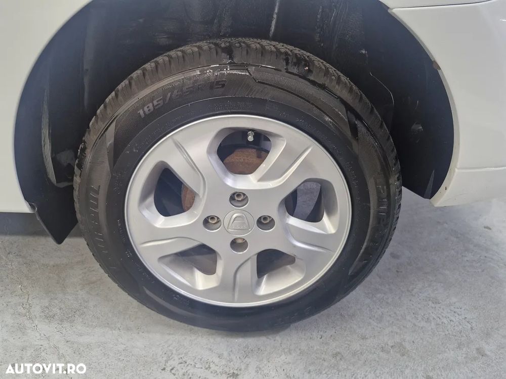 Dacia Logan 0.9 TCe Laureate - 4