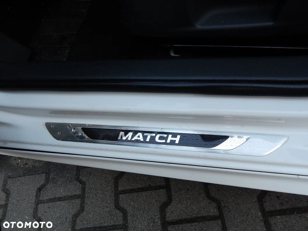 Volkswagen Golf 2.0 TDI DPF BlueMotion Technology MATCH - 15
