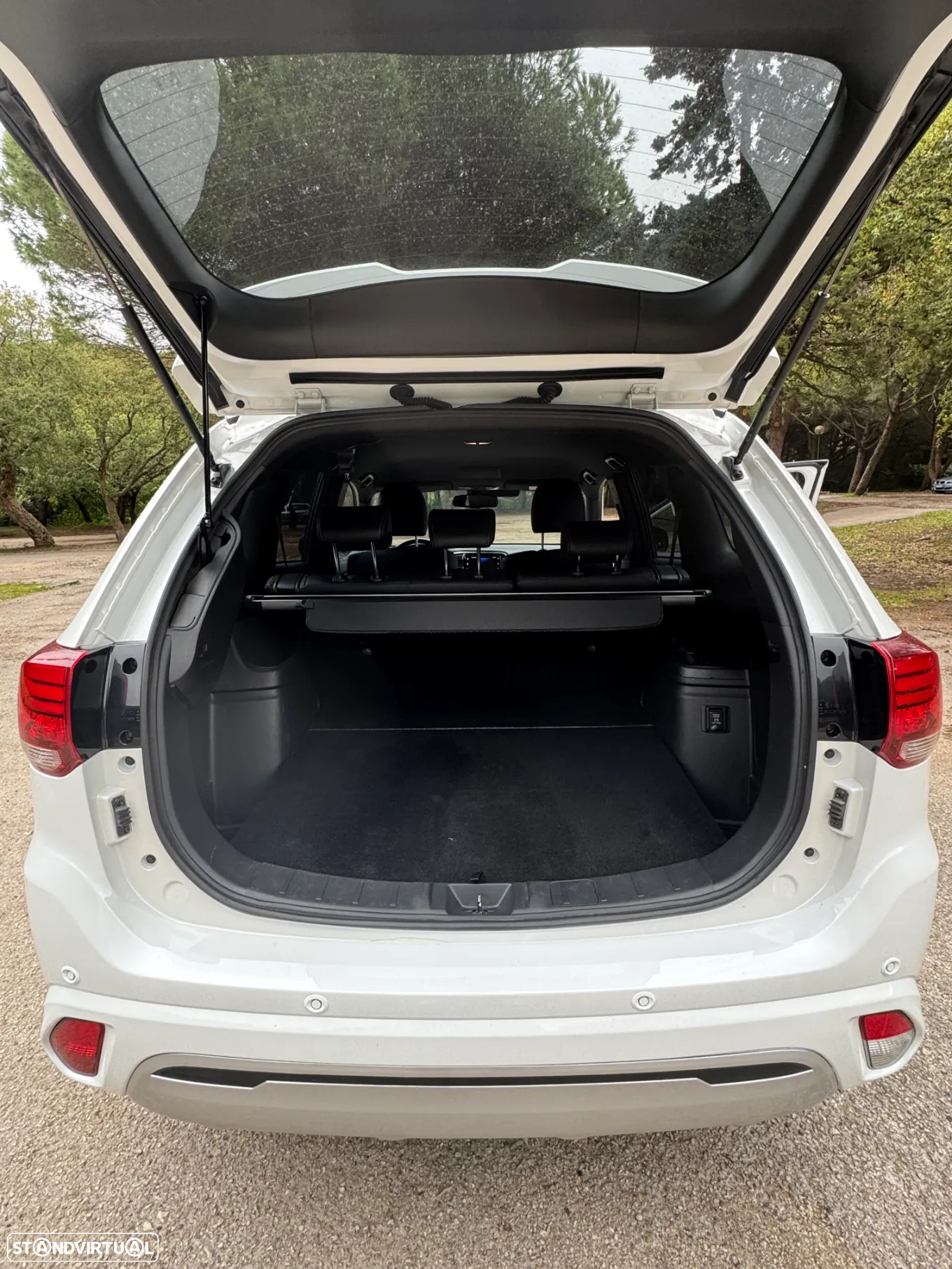 Mitsubishi Outlander - 14