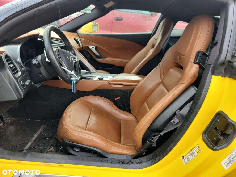 Chevrolet Corvette - 9