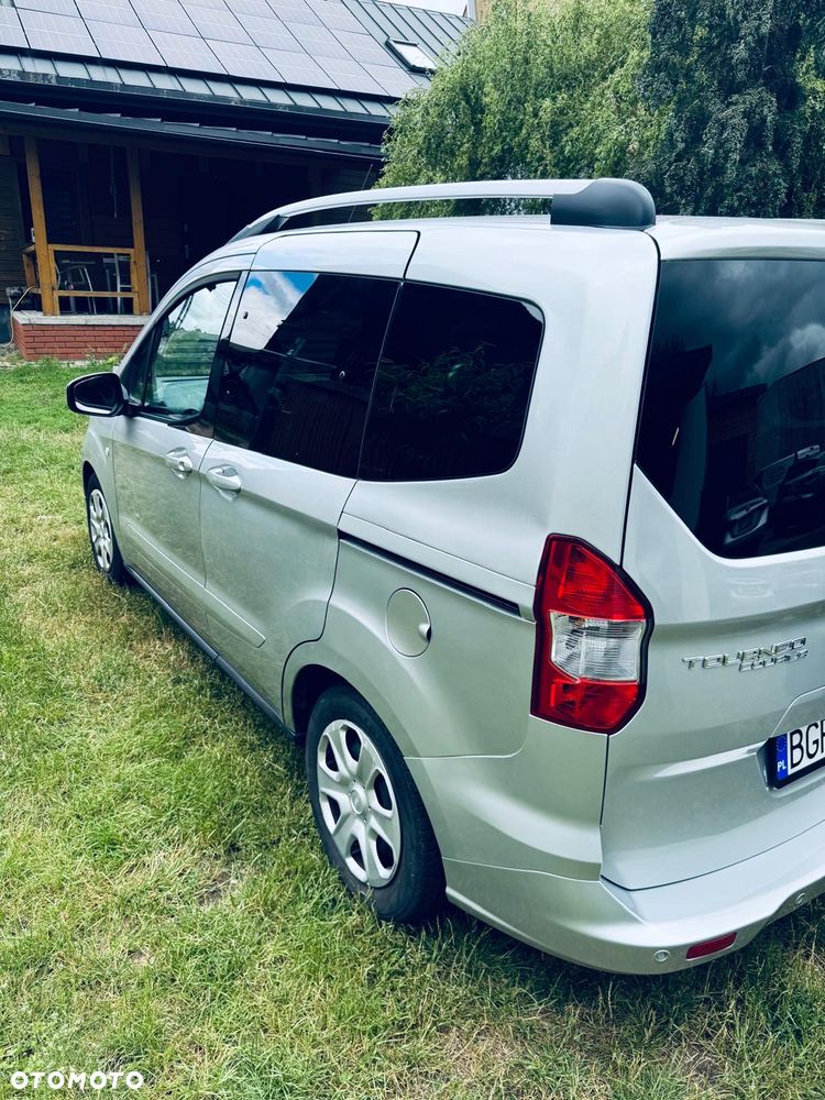 Ford E-Tourneo Courier - 3