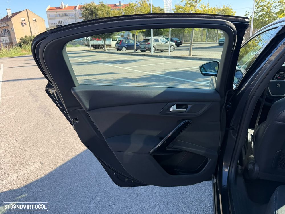 Peugeot 508 2.0 HDi Hybrid4 2-Tronic J18 - 23