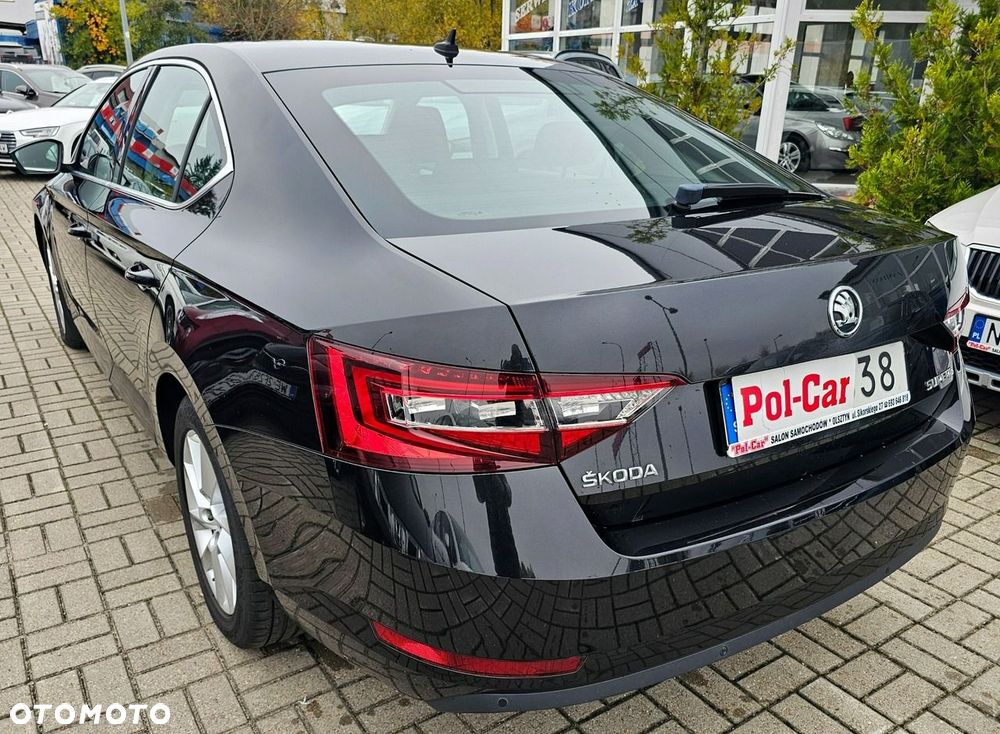 Skoda Superb 2.0 TDI SCR Ambition DSG - 6