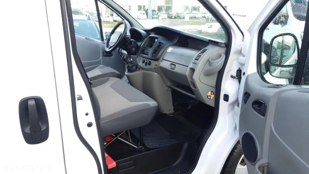 Renault TRAFIC - 12