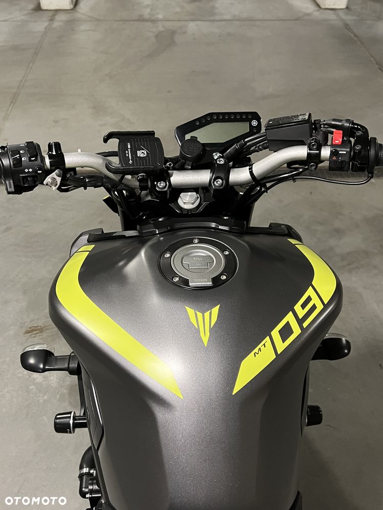 Yamaha MT - 9