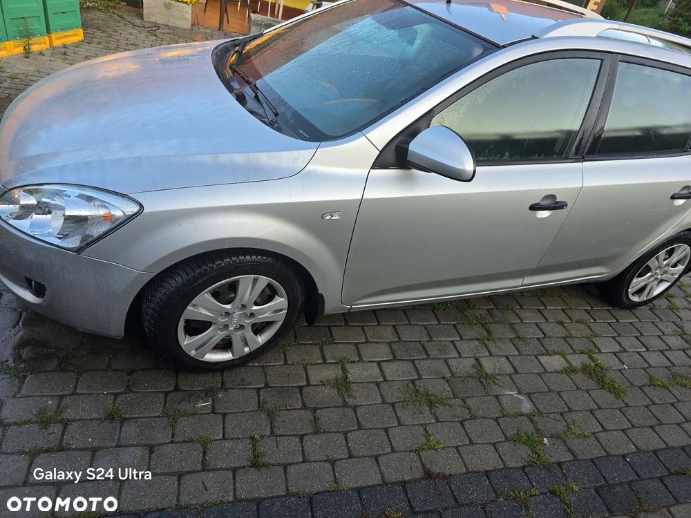 Kia Ceed 2.0 crdi Comfort + - 3