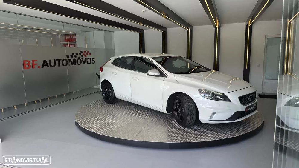 Volvo V40 2.0 D2 R-Design - 9