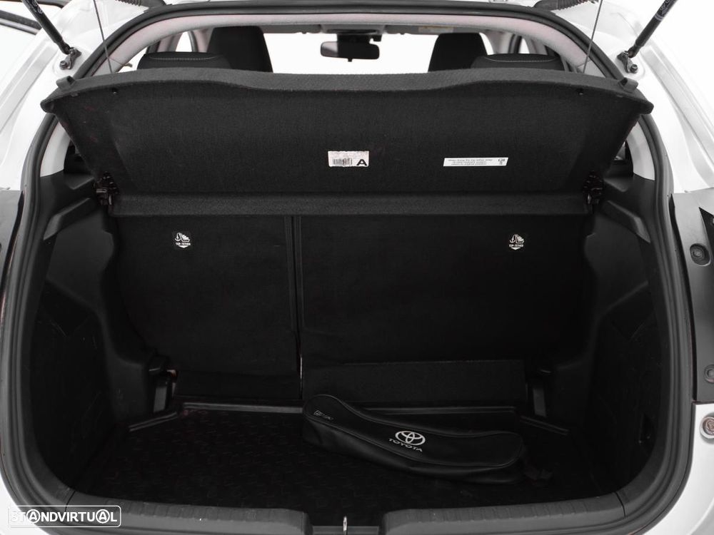 Toyota Yaris 1.5 HSD Comfort - 12