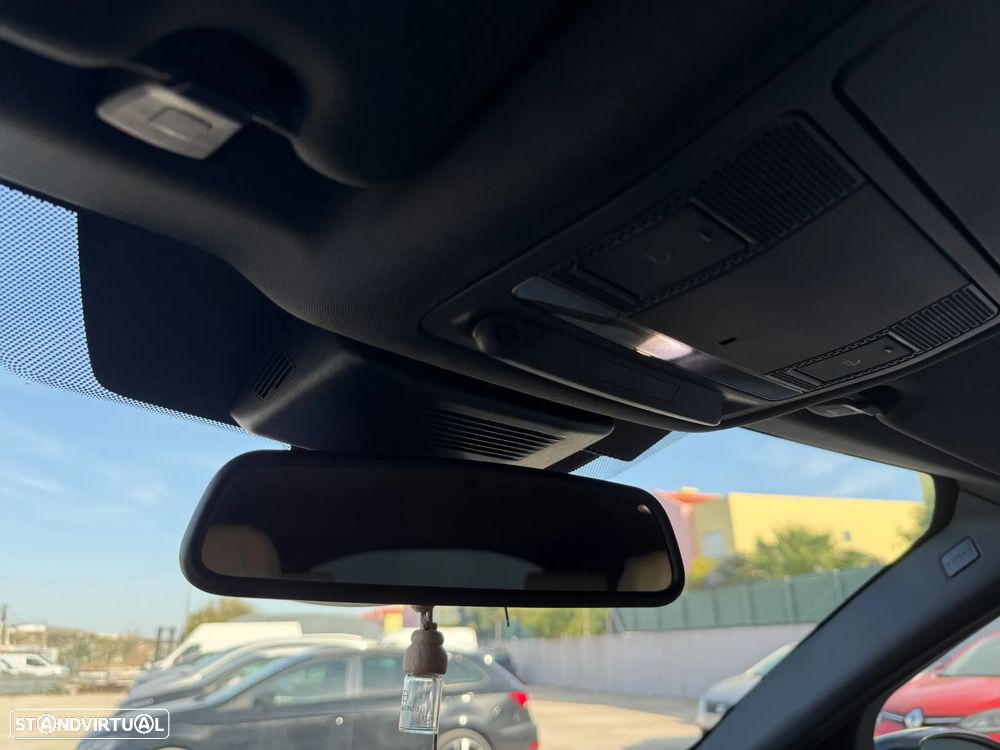 Land Rover Discovery Sport 2.0 TD4 HSE Luxury - 24