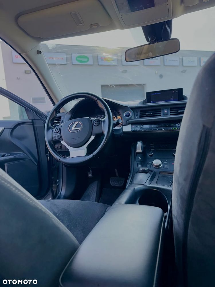 Lexus CT - 15