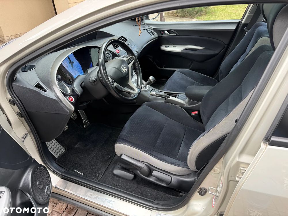 Honda Civic 1.8 Executive - 8