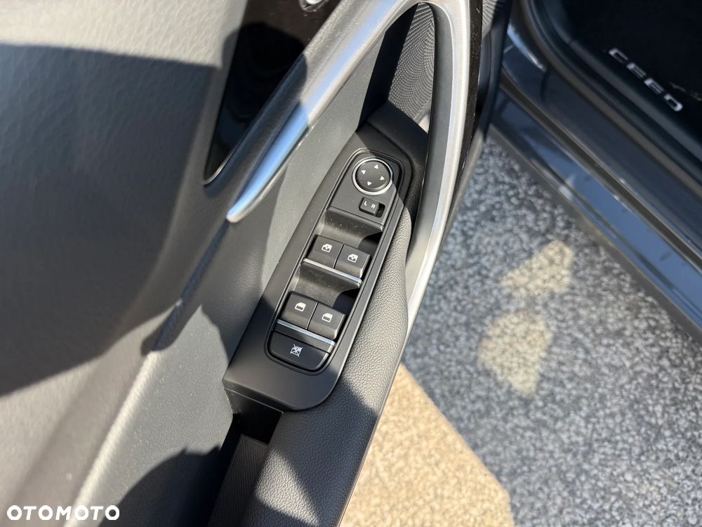 Kia Ceed 1.5 T-GDI L Business Line - 27