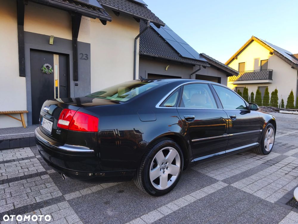 Audi A8 4.2 Quattro - 7