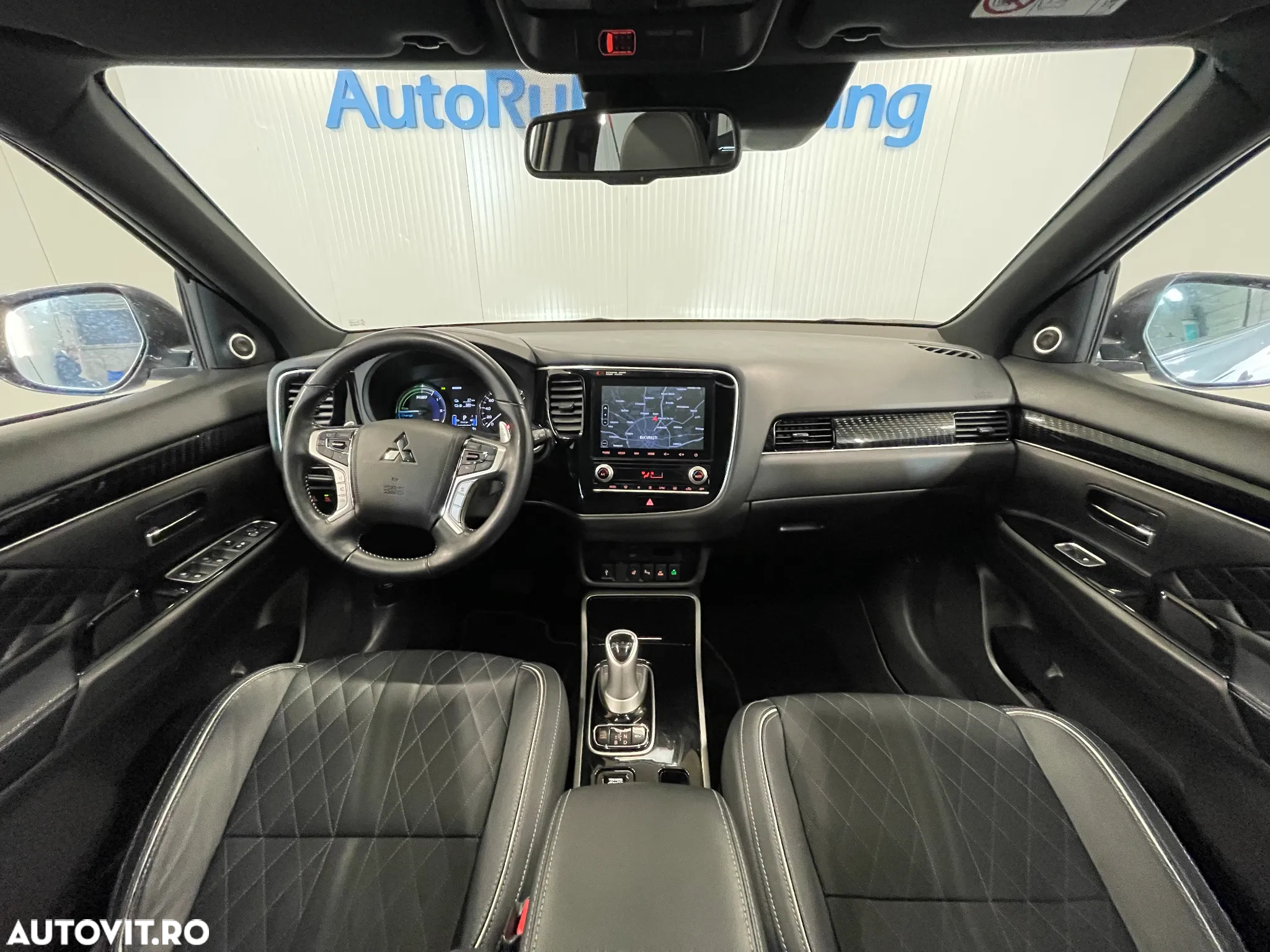 Mitsubishi Outlander 2.4 4WD Plug-In Hybrid Top - 7