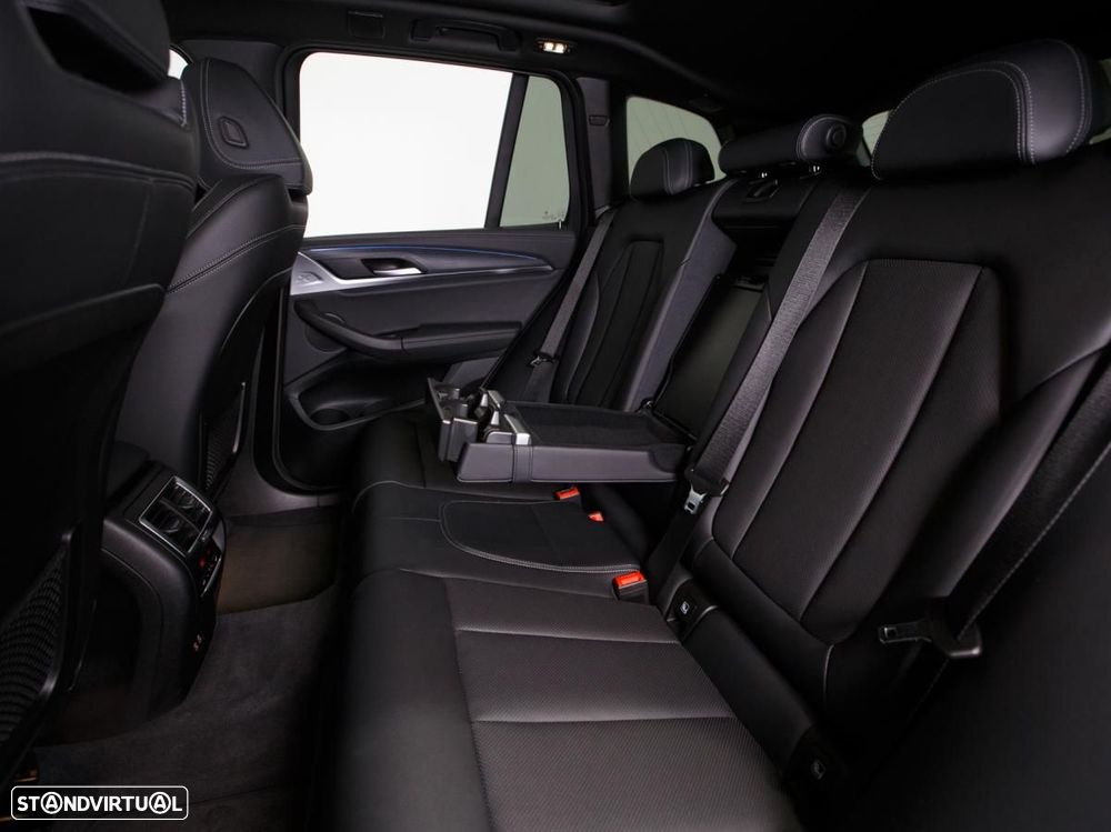 BMW iX3 Inspiring - 13