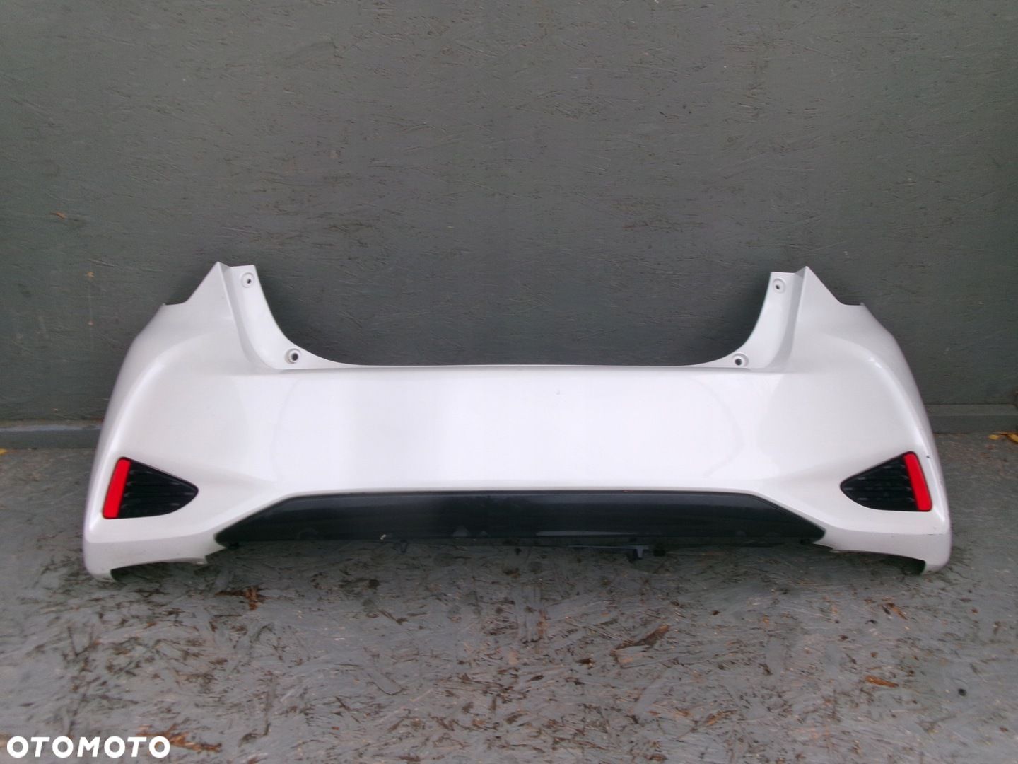 Toyota Yaris III Generacji Zderzak Tył Tylny kolor perła 070 - 1