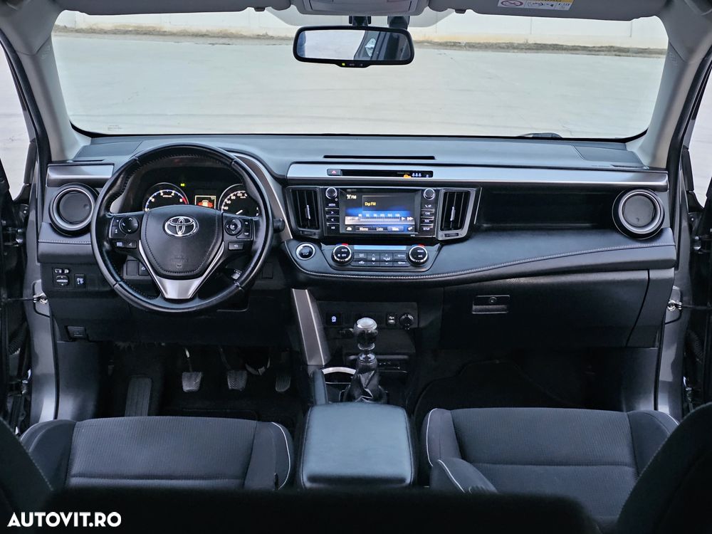 Toyota RAV4 - 6