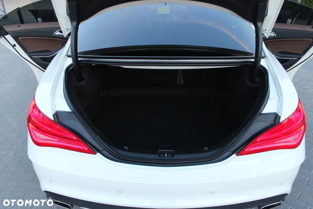 Mercedes-Benz CLA 200 7G-DCT AMG Line - 18