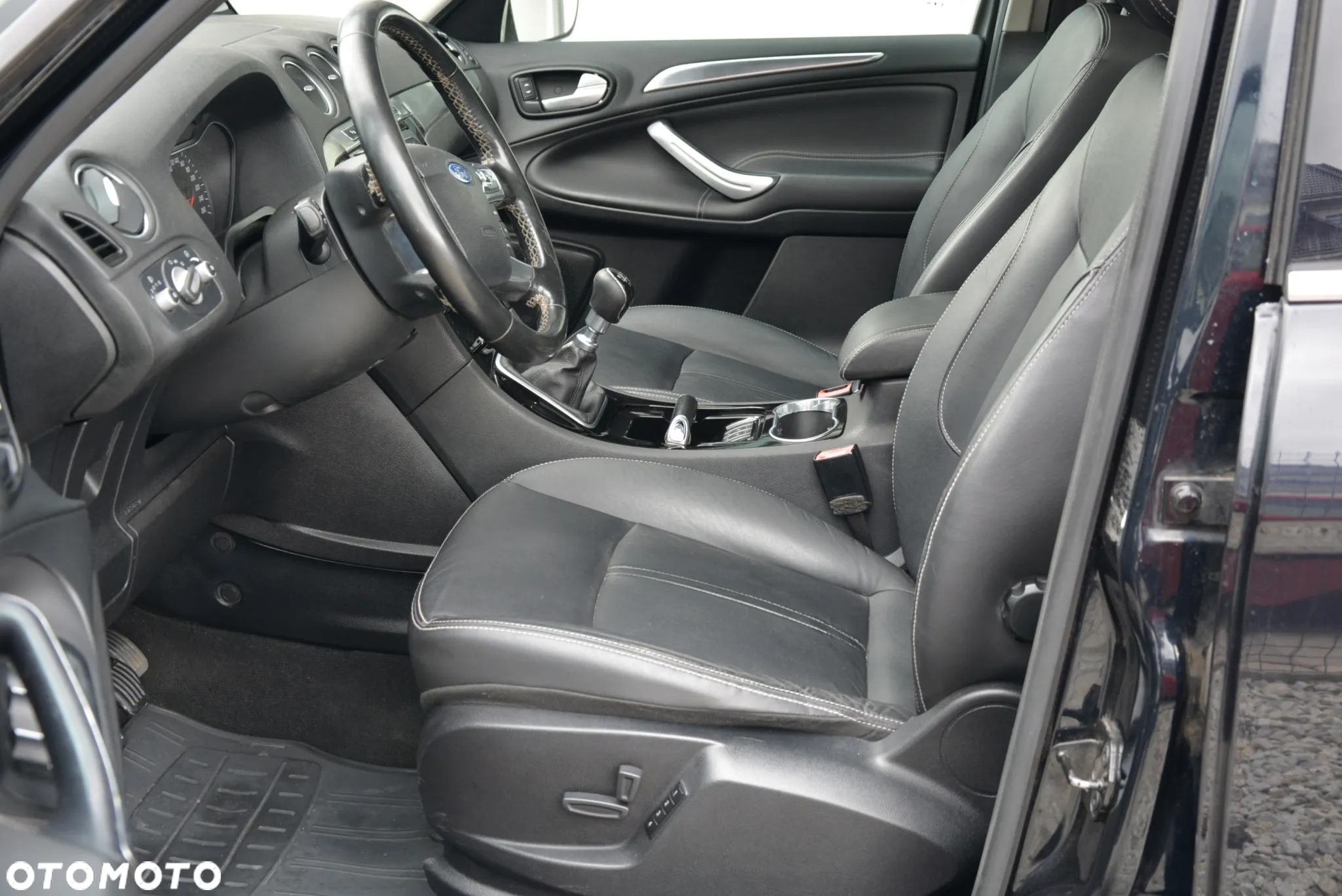 Ford S-Max 2.0 TDCi DPF Titanium - 28
