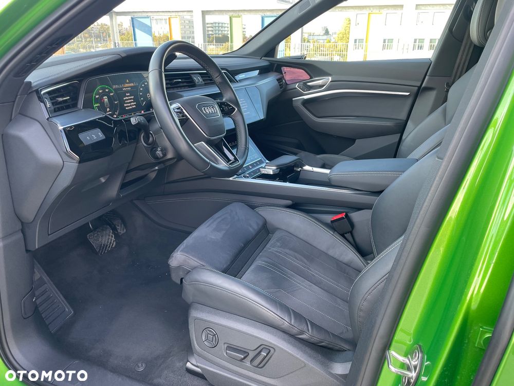 Audi Q8 Sportback e-tron - 23