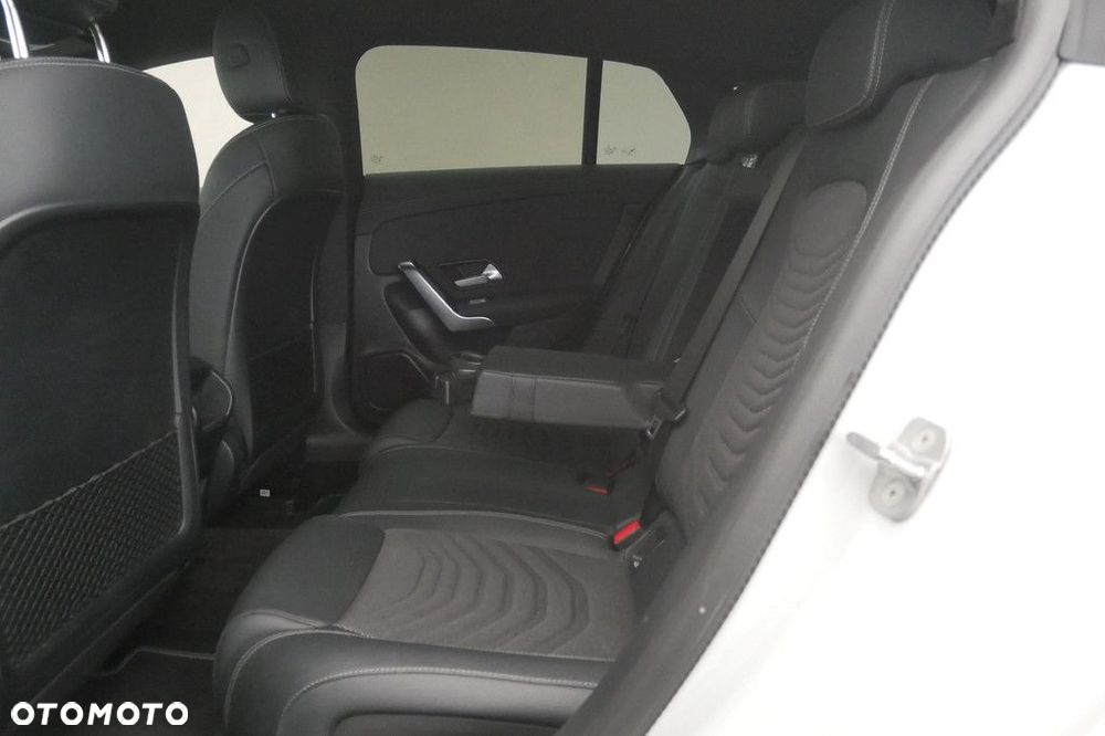 Mercedes-Benz CLA - 15