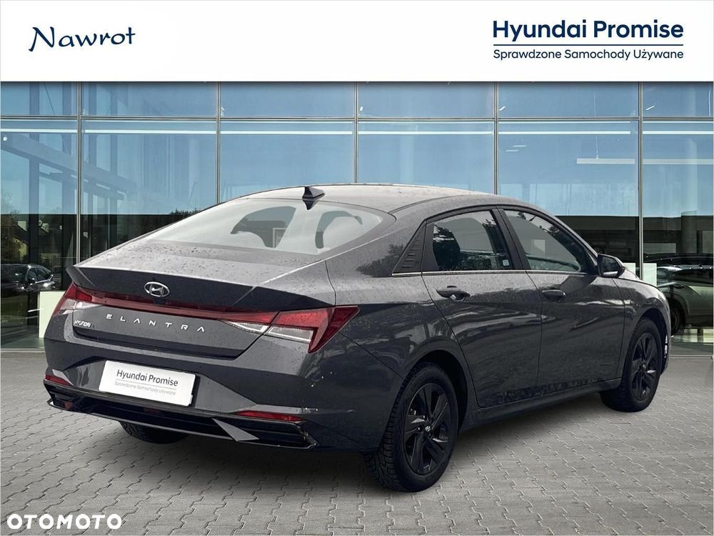 Hyundai Elantra - 5