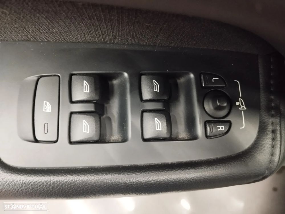 Volvo XC 60 2.0 T6 PHEV Inscription AWD - 22