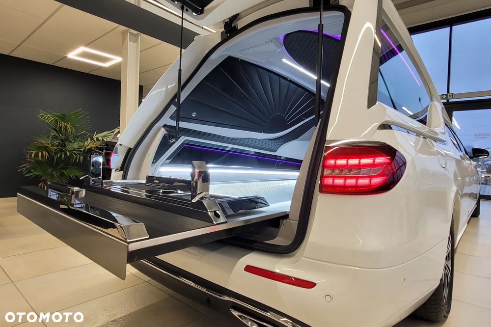 Mercedes-Benz Klasa E 200 - 13