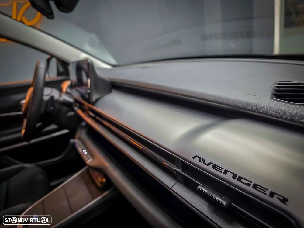 Jeep Avenger 1.2 e-Hybrid Longitude DCT - 14