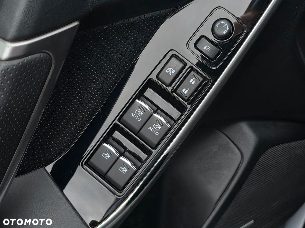 Subaru Forester 2.0 XT Platinum Lineartronic - 35