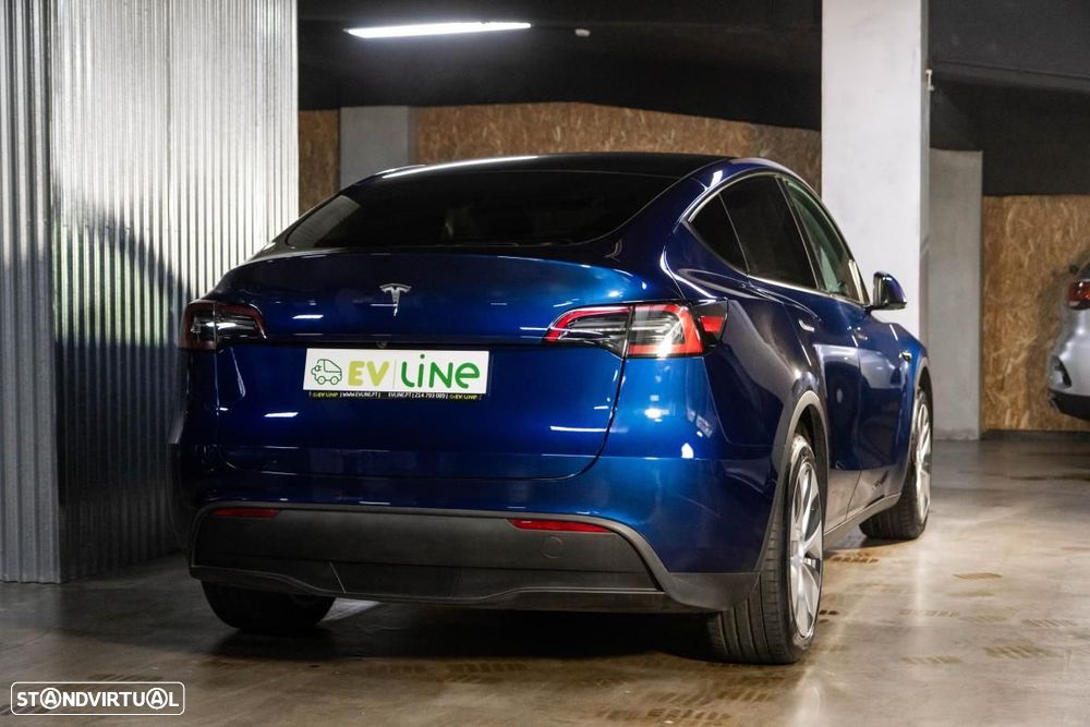 Tesla Model Y Long Range Dual Motor AWD - 9