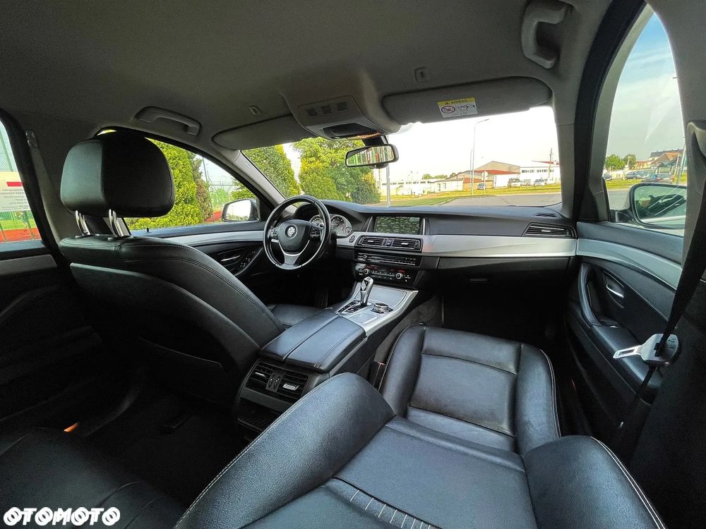 BMW Seria 5 520d xDrive - 10
