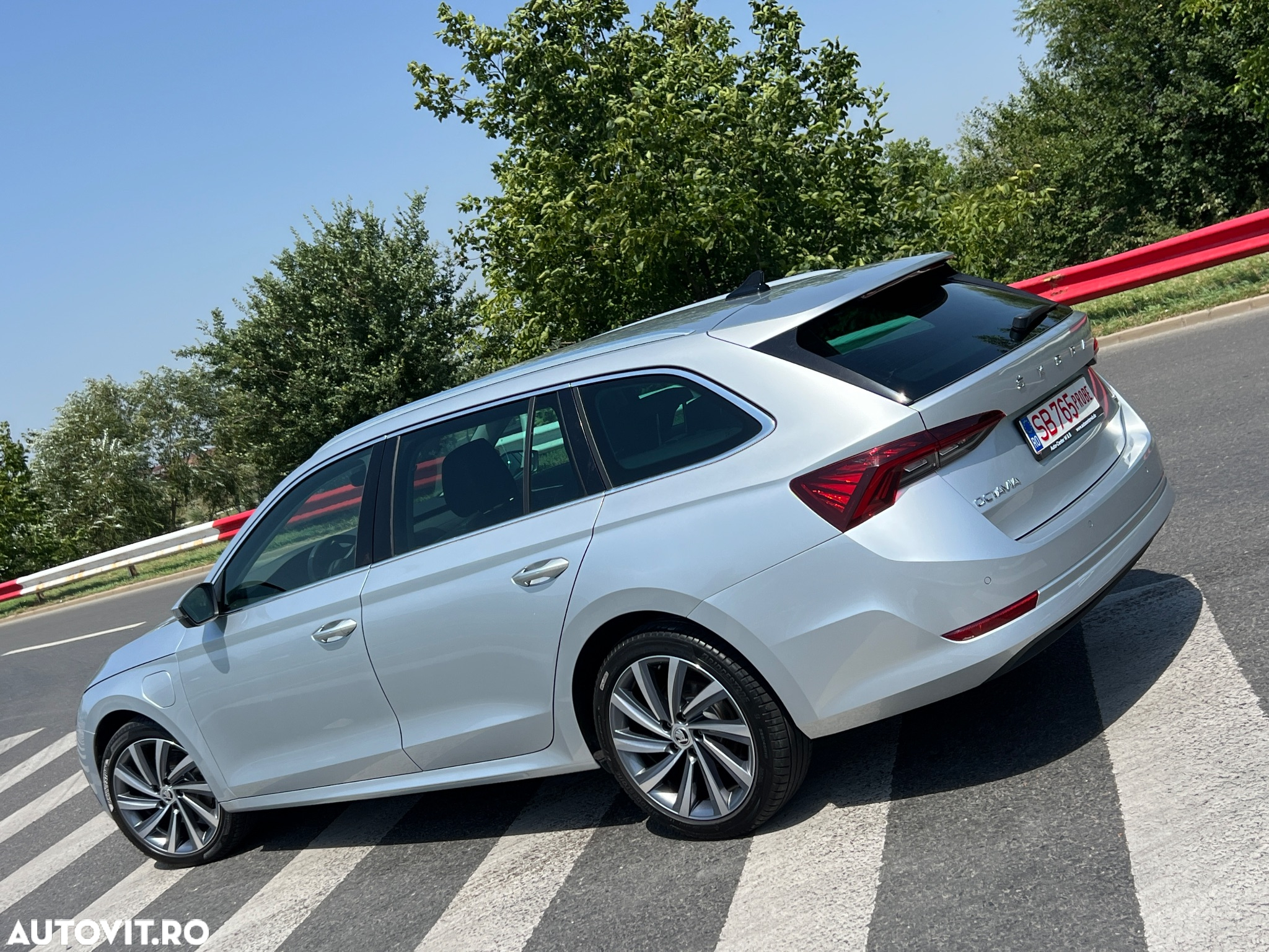 Skoda Octavia Combi 1.4 TSI iV DSG First Edition - 7
