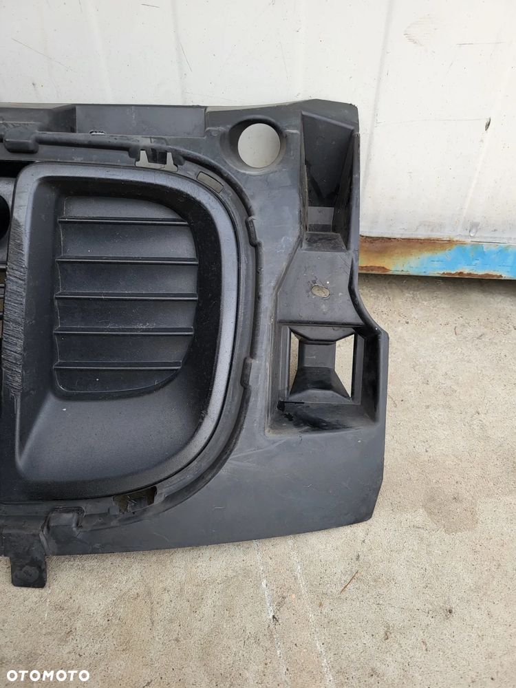 Kratka środkowa zderzaka Citroen Berlingo IV - 4