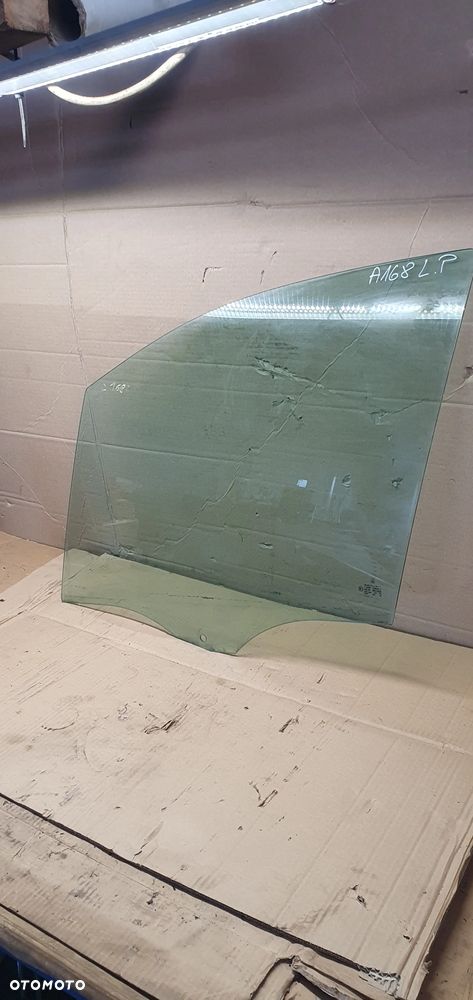 Szyba lewy przód przednia lewa Mercedes A168 AS2 00r - 2