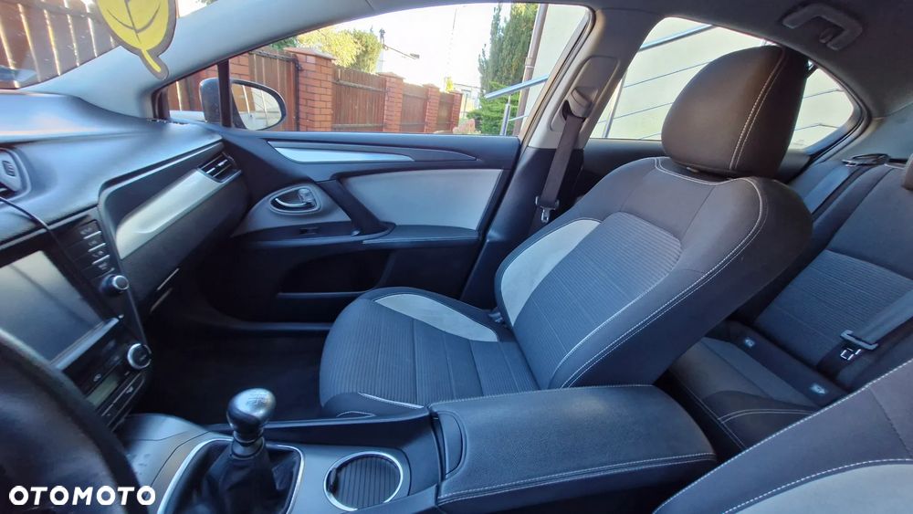 Toyota Avensis 2.0 D-4D Prestige - 17