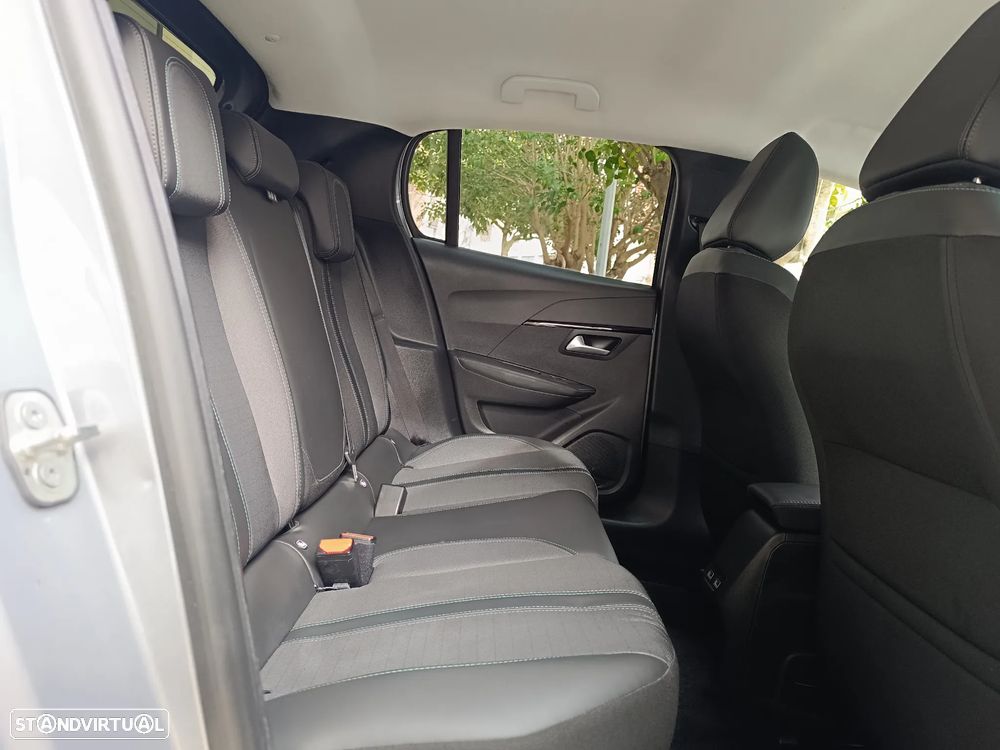 Peugeot e-208 Allure - 24