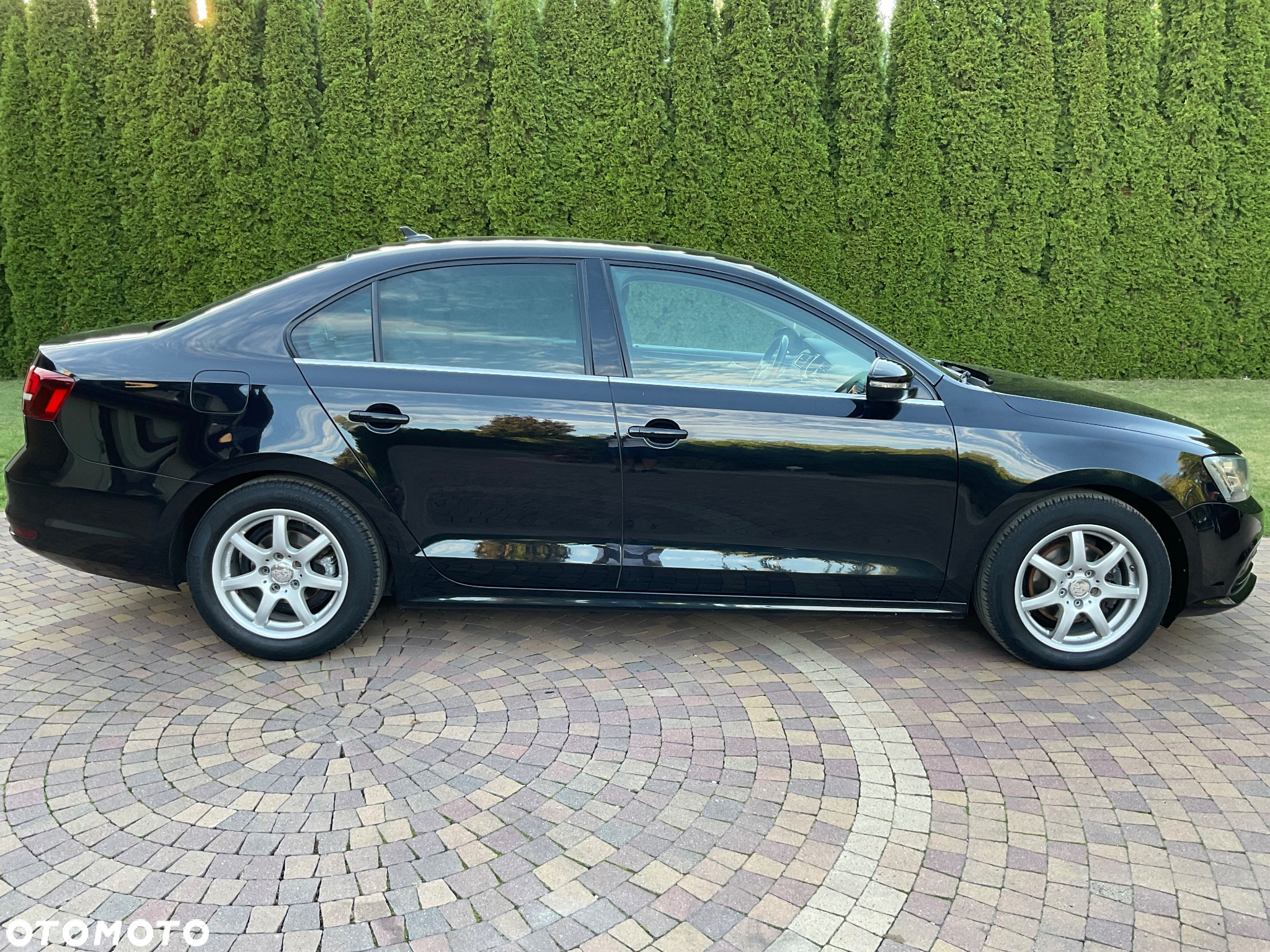 Volkswagen Jetta - 4