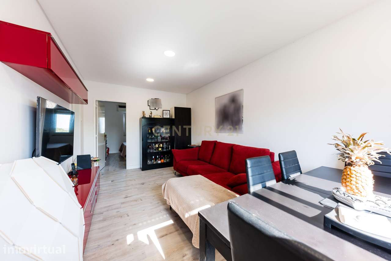 Apartamento T3 Renovado Cabo de Vialonga - Grande imagem: 2/17