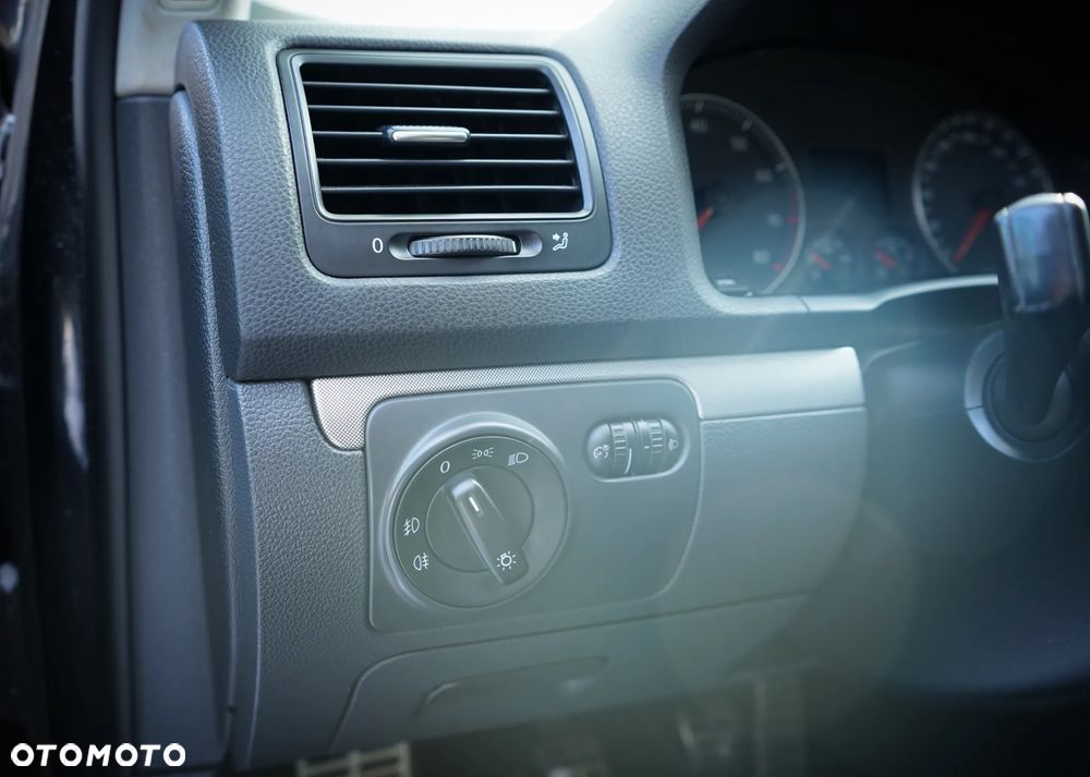 Volkswagen Golf - 14
