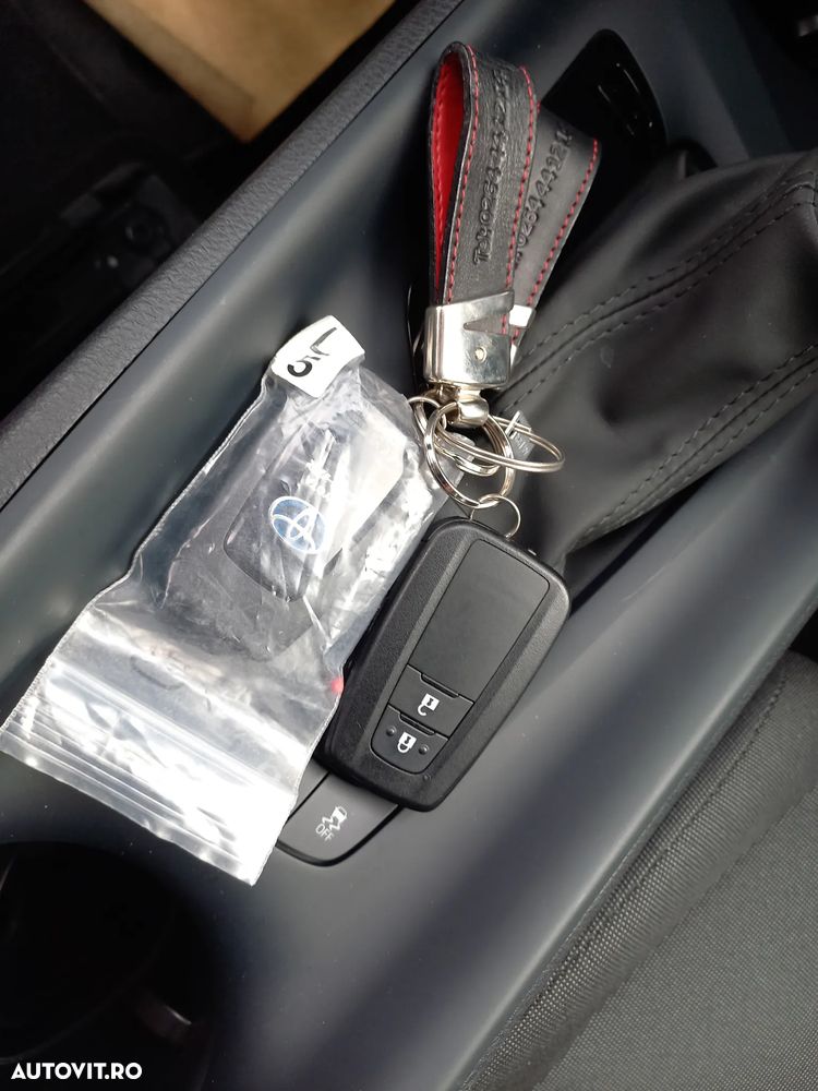 Toyota C-HR 1.8 HSD 122 CP 4x2 CVT Core - 13